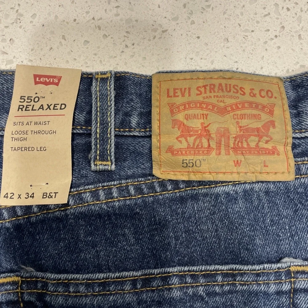 LEVI'S Men's 550 Relaxed Fit 42/34 Tapered Leg Stretch Denim Jeans  NWT
